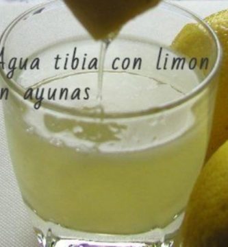 Beber limón con agua templada en ayunas Beber limón con agua templada en ayunas
